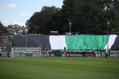 2. Spieltag 2024/2025, SCP - Hannover 96. Fans mit einer Choreo zum Start.