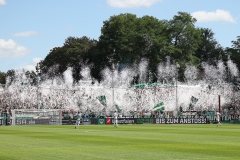 2. Spieltag 2024/2025, SCP - Hannover 96. Fans mit einer Choreo zum Start.