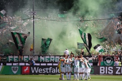 2. Spieltag 2024/2025, SCP - Hannover 96. Fans mit einer Choreo zum Start.