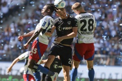 Fabio Baldé, Lukas Frenkert (Münster), Miro Muheim
Hamburger SV - Preußen Münster 31.08.2024
Foto: S. Sanders