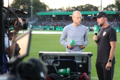 DFB-Pokal: Preußen Münster - VfB Stuttgart 0:5. Patrick Wasserziehr im Gespräch mit Sebastian Hoeneß.