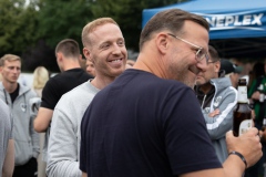 Premiere der Aufstiegsdoku 2024 vor dem Schloss. Das Trainerteam... Louis Cordes und Sascha Hildmann.