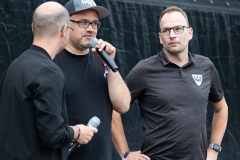 Premiere der Aufstiegsdoku 2024 vor dem Schloss. Die Macher: Mike Schmitz und Marcel Weskamp.