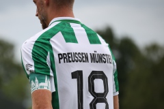 Testspiel Preußen Münster - Kickers Emden 3:2. Die neue Kapitänsbinde.